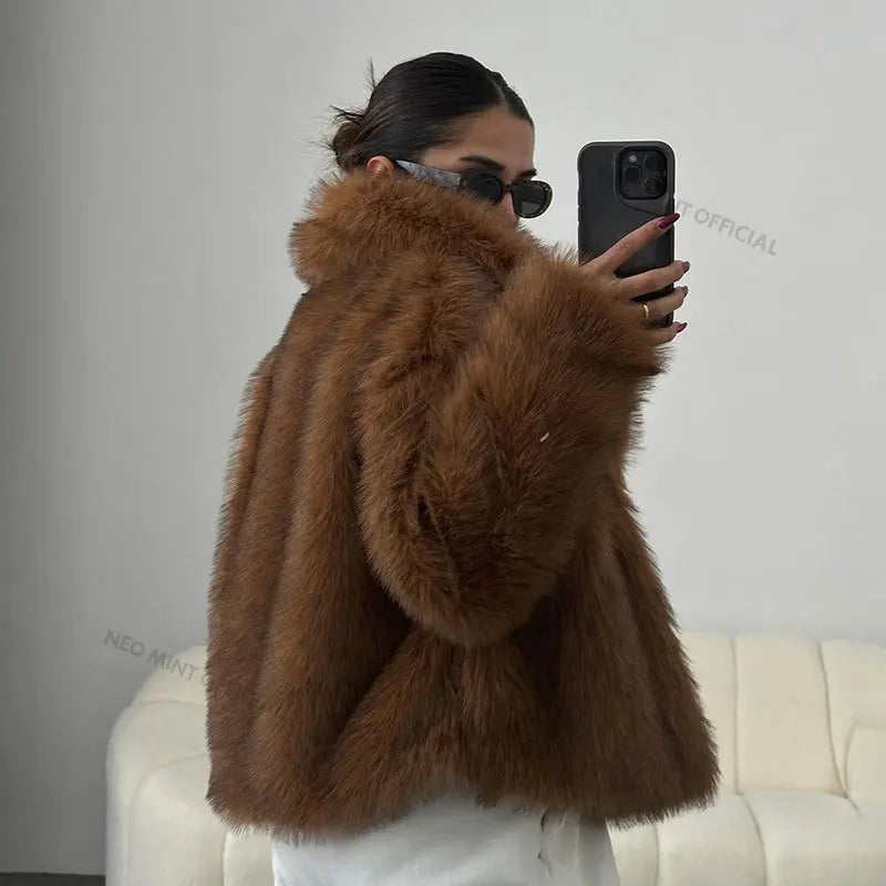 Abrigo de piel sintética con cuello cuadrado y esponjoso para mujer, estilo blogger icónico de invierno, chaqueta de piel de zorro para chicas, ropa de abrigo elegante y atractiva.