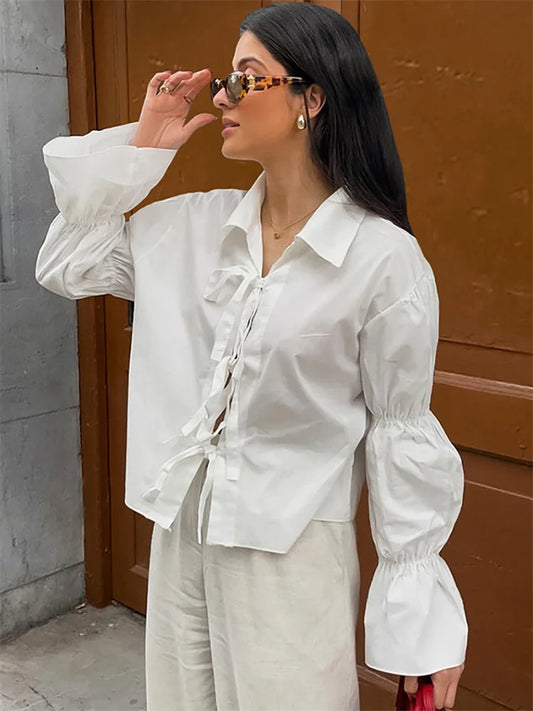Blusa de gasa con cordones y aberturas para mujer, blusa de manga larga con solapa y parches, estilo vendaje, ropa de abrigo blanca para mujer