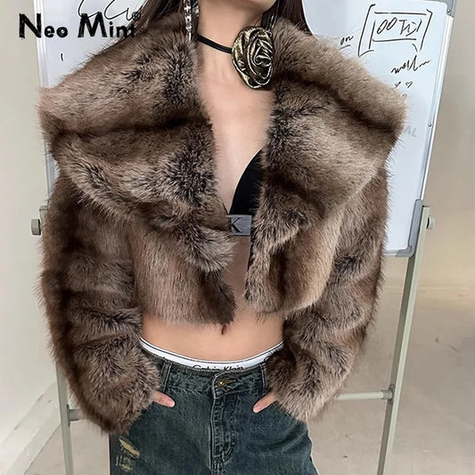 Abrigo corto de piel sintética a rayas retro vintage para mujer, chaqueta de piel de zorro con cuello grande recortada a la moda Y3k para invierno para niña
