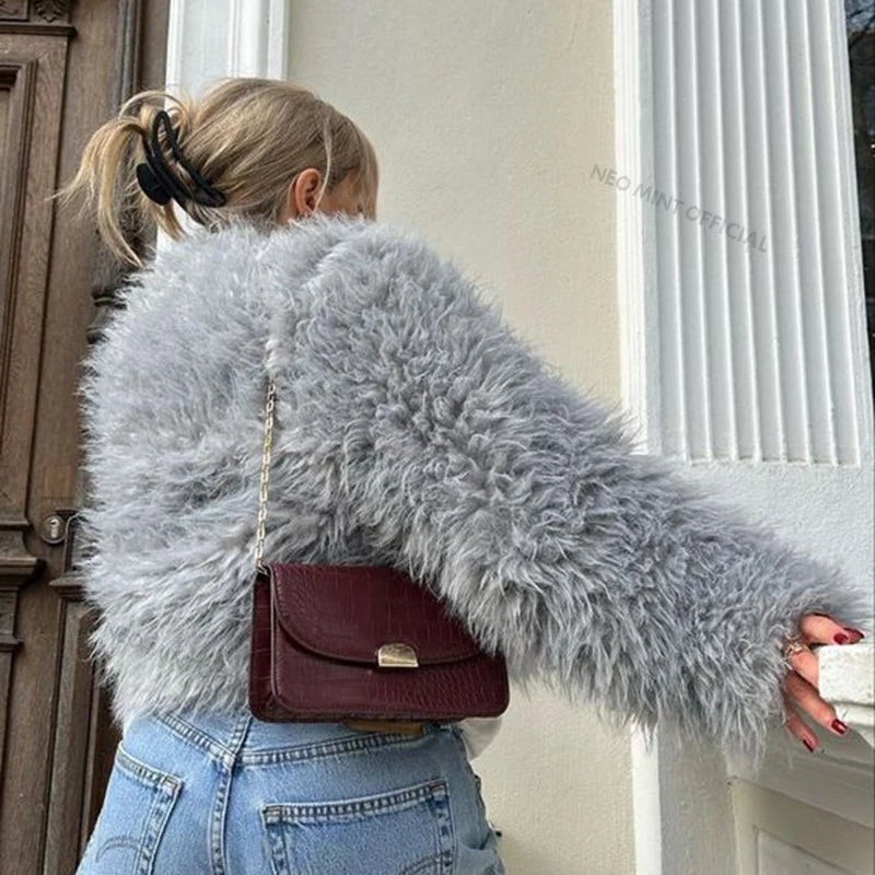Chaqueta de piel de cordero de marca exclusiva de invierno para mujer, estilo chic, estilo blogger, de piel sintética recortada y peluda.