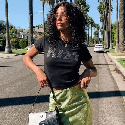 Camiseta de manga corta de verano estilo europeo y americano con parte superior de diamante caliente con letras, camiseta con interior ajustado para mujer