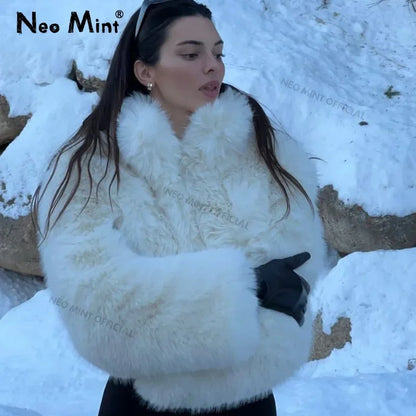 Chaqueta icónica de moda de Kendall Jenner con piel de zorro blancanieves para mujer, abrigo de piel sintética cálido y esponjoso de invierno para niñas, ropa de calle