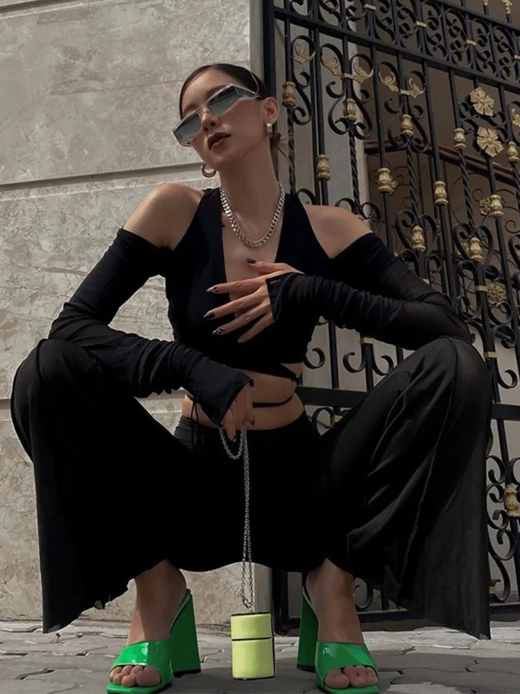 Tops cortos negros sexys, ropa de calle para mujer, moda 2025, camisetas de manga larga con encaje, cuello en V y cortes