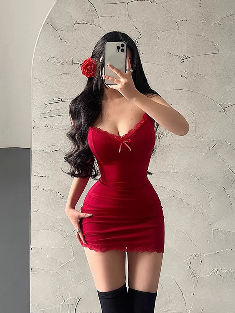 Vestido mini sexy de verano para mujer, camisola roja de encaje, sin mangas, con cuello en V, básico, ajustado, para fiesta y club, ropa Y2K