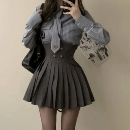 Conjunto de 3 piezas de otoño para mujer, falda kawaii, abrigo corto, minifalda plisada, camisa a rayas, moda coreana Y2K