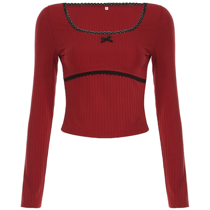 Blusas navideñas de manga larga con cuello cuadrado y ribete de encaje para mujer, bonitas y con un toque festivo.