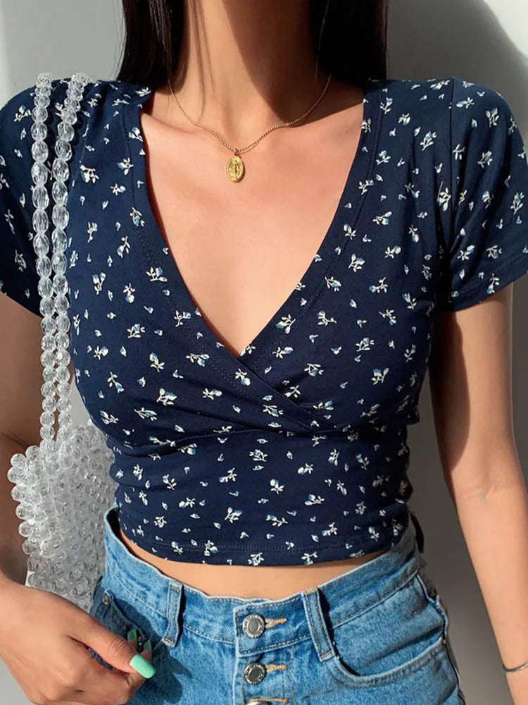 Camiseta de verano francesa retro floral con cuello en V y manga corta, camiseta adelgazante de cintura alta salvaje para mujer