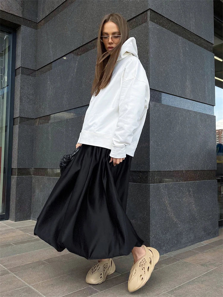 Faldas blancas elegantes de satén, faldas largas plisadas de moda para mujer, faldas de fiesta nocturnas de primavera.