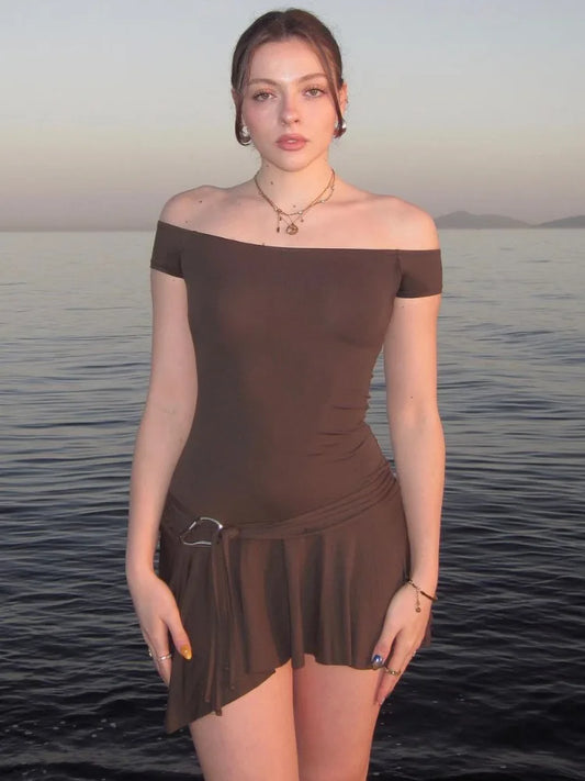 Vestido mini sexy sin mangas con hombros descubiertos y sin tirantes para mujer, con volantes en los bordes, ajustado con cinturón, para fiesta y club.