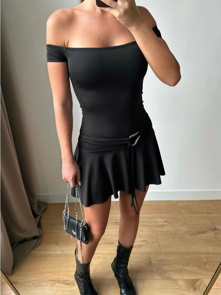 Vestido mini sexy sin mangas con hombros descubiertos y sin tirantes para mujer, con volantes en los bordes, ajustado con cinturón, para fiesta y club.