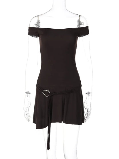 Vestido mini sexy sin mangas con hombros descubiertos y sin tirantes para mujer, con volantes en los bordes, ajustado con cinturón, para fiesta y club.