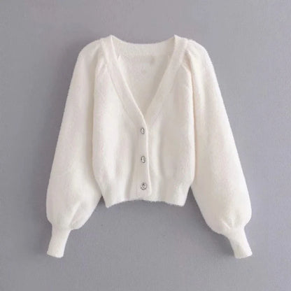 Conjuntos de dos piezas para mujer: cárdigan blanco de felpa de mohair con botones, abrigos, tops con sujetador y minipantalones cortos a juego.