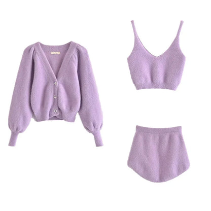 Conjuntos de dos piezas para mujer: cárdigan blanco de felpa de mohair con botones, abrigos, tops con sujetador y minipantalones cortos a juego.