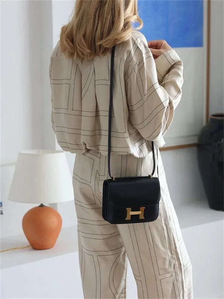 Conjunto informal de 2 piezas con estampado de patchwork para mujer, pantalones, camisas de solapa a la moda, ropa de dormir, pantalones ajustados de cintura alta para mujer.