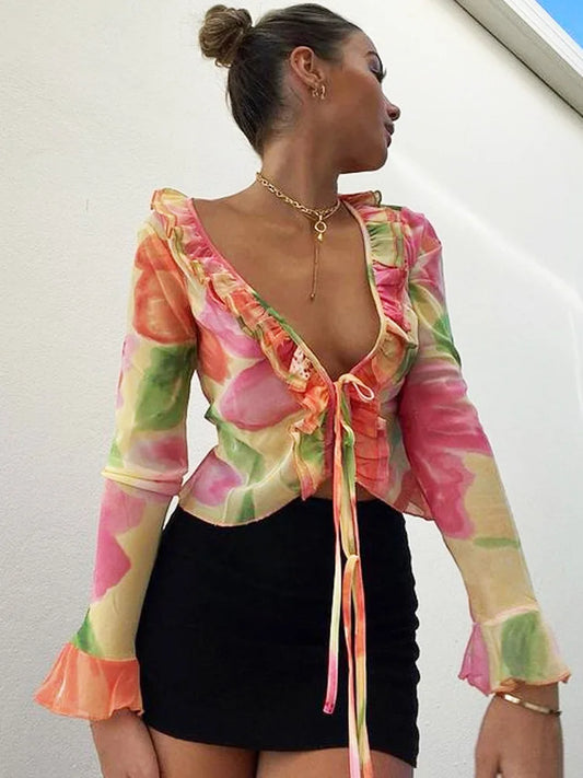 Blusa bohemia de moda con volantes y encaje transparente, cuello en V, para mujer, camisa de verano de manga larga, top corto para fiesta y playa 2025