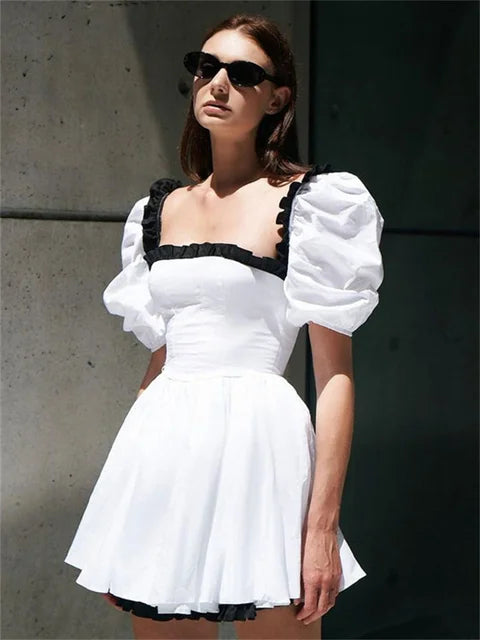 Vestido mini de patchwork en contraste para mujer, manga corta, ajustado, a la moda, para fiesta, con volantes