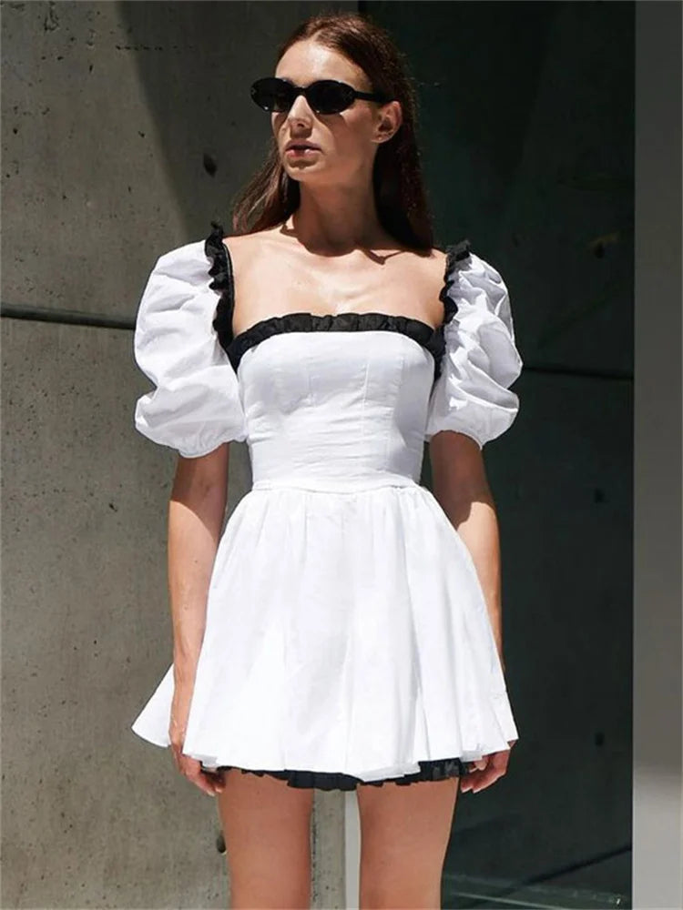 Vestido mini de patchwork en contraste para mujer, manga corta, ajustado, a la moda, para fiesta, con volantes