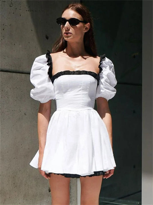 Vestido mini de patchwork en contraste para mujer, manga corta, ajustado, a la moda, para fiesta, con volantes