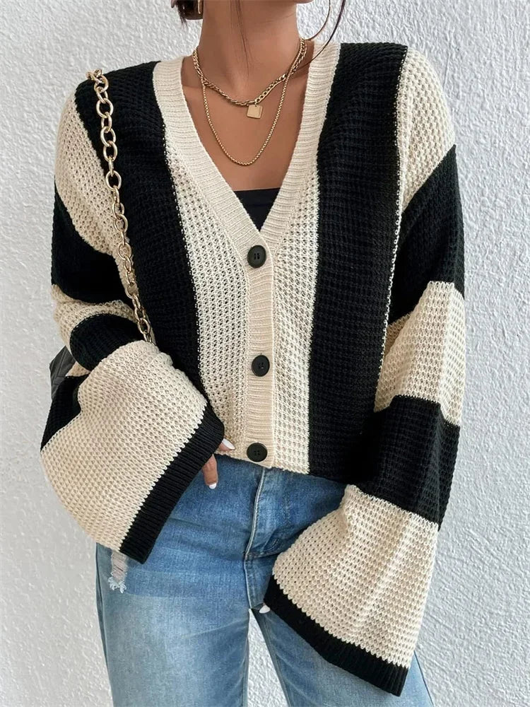 Suéter tipo cárdigan de moda con contraste calado para mujer, prenda de punto holgada de manga larga, ropa de calle de retazos, abrigo para mujer