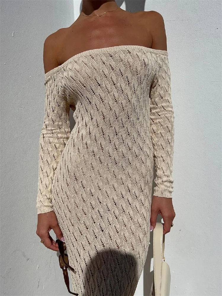 Vestido largo de punto con hombros descubiertos: vestido de punto calado con diseño patchwork