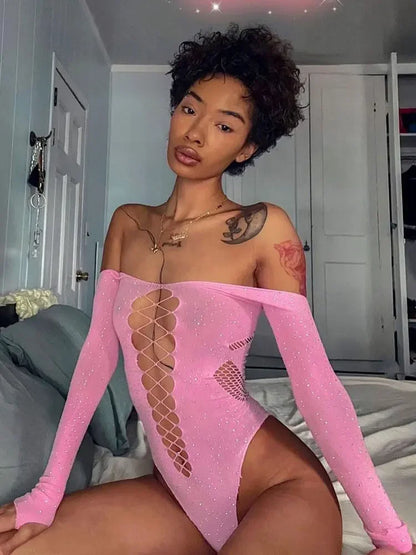 Body de encaje rosa con hombros descubiertos: lencería sexy de malla transparente y calada para discoteca