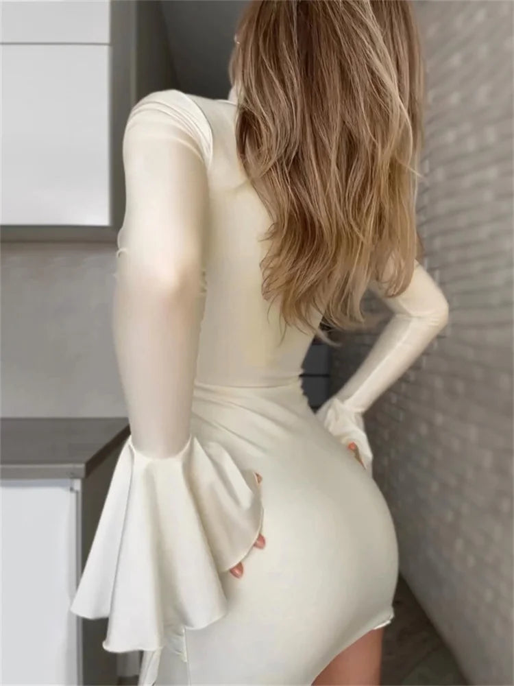 Vestido mini sexy ajustado con volantes y cuello alto de manga larga para mujer, vestido de fiesta elegante con borlas a la moda para otoño.