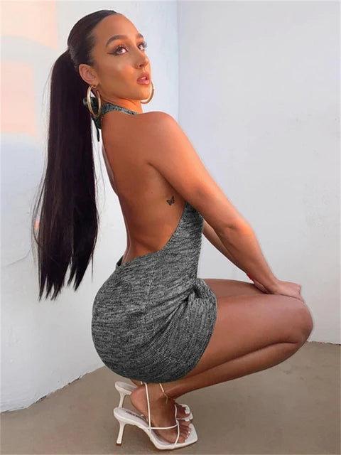 Vestido de punto con espalda descubierta y degradado de verano para mujer, nuevo minivestido de fiesta de playa con cuello halter, vestido de suéter elástico ajustado para mujer 2025
