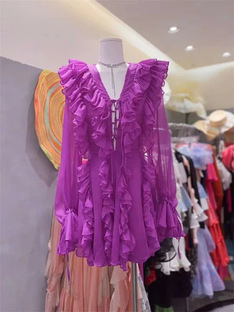 Minivestido de verano con escote en V, cordones y volantes: vestido de fiesta de moda con cintura alta y malla.