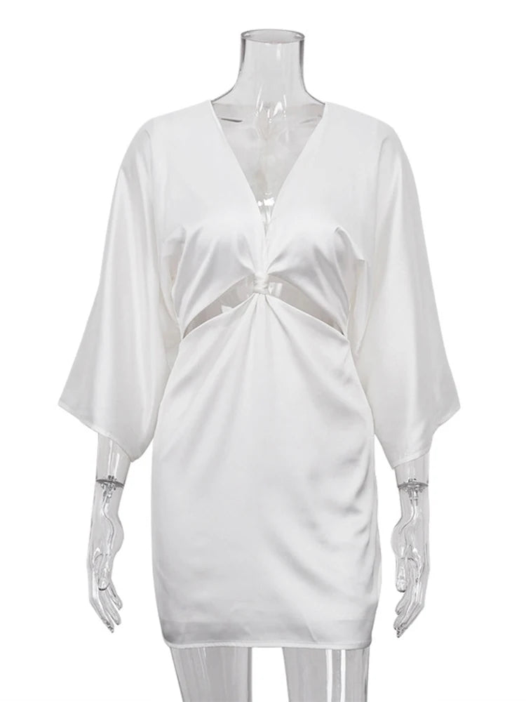 Vestido mini sexy con escote en V profundo y aberturas para mujer, vestido ajustado de satén con lazo, ropa informal blanca de moda urbana para verano 2025
