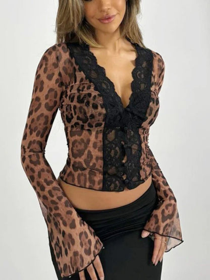 Camiseta sexy de malla transparente para mujer, de verano, con estampado de leopardo, escote en V profundo, ajustada, de manga larga acampanada, para fiesta y club nocturno.