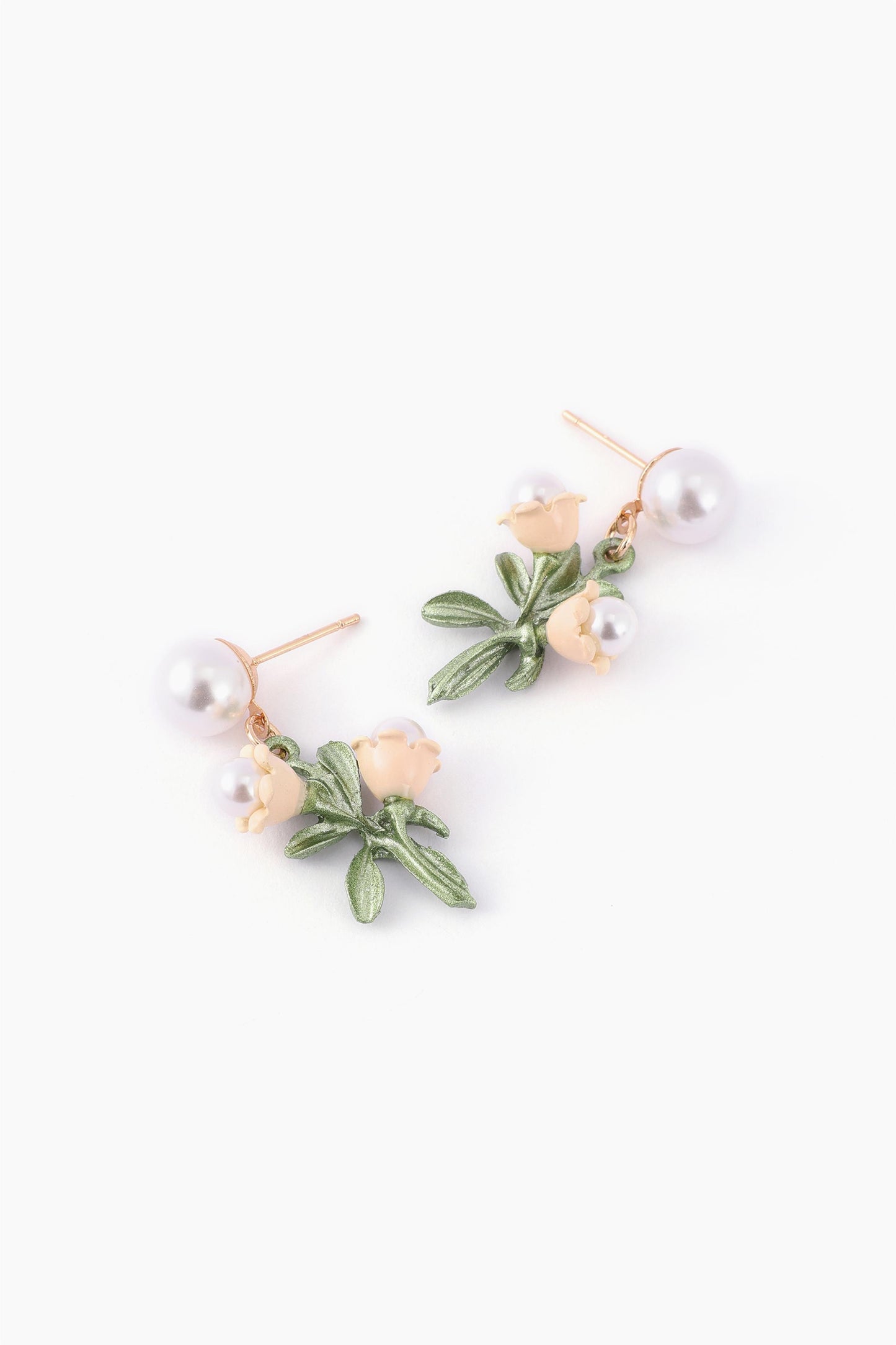 Pendientes colgantes con forma de flor de campana de perla 