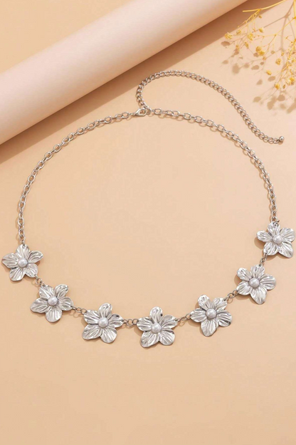 Cadena de cintura con flores de metal y perlas sintéticas 