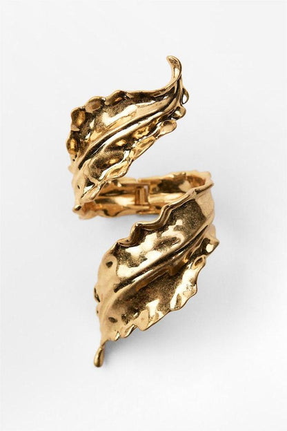 Pulsera de hojas retorcidas 