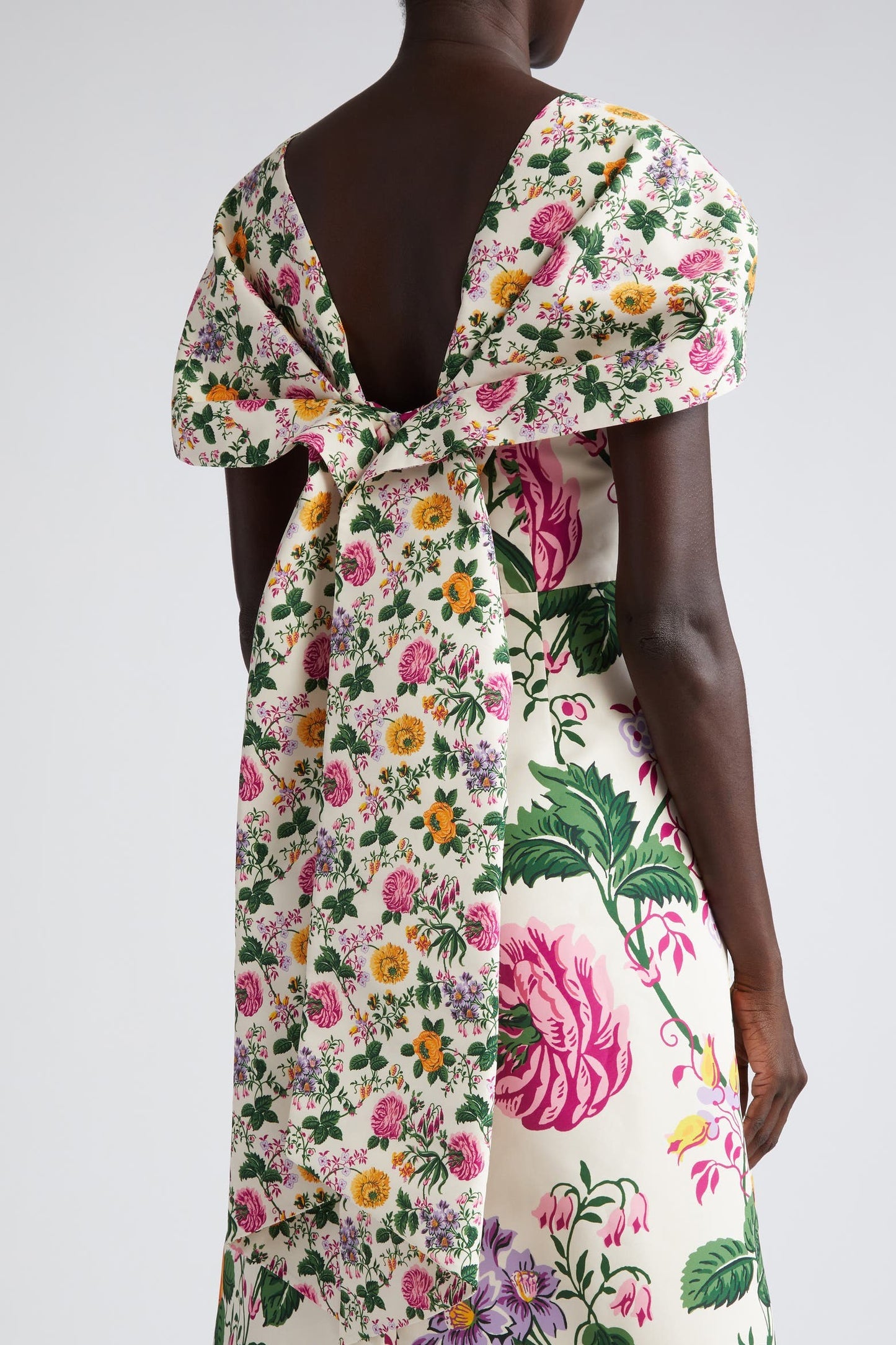 Vestido midi de manga corta drapeado con lazo floral 