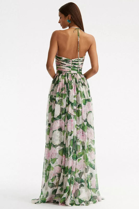 Vestido largo plisado con cuello halter y hombros descubiertos con estampado floral 