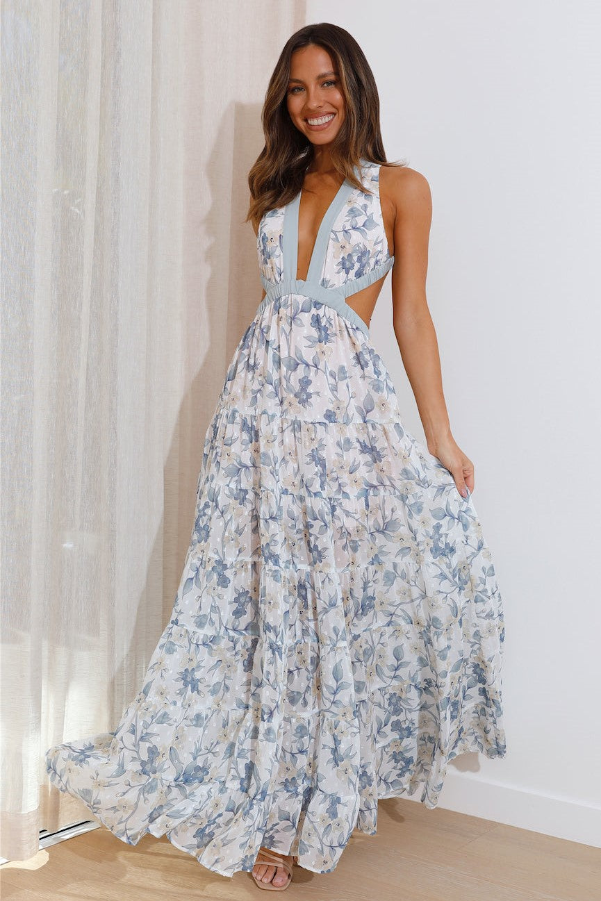 Vestido largo sin espalda con aberturas florales 