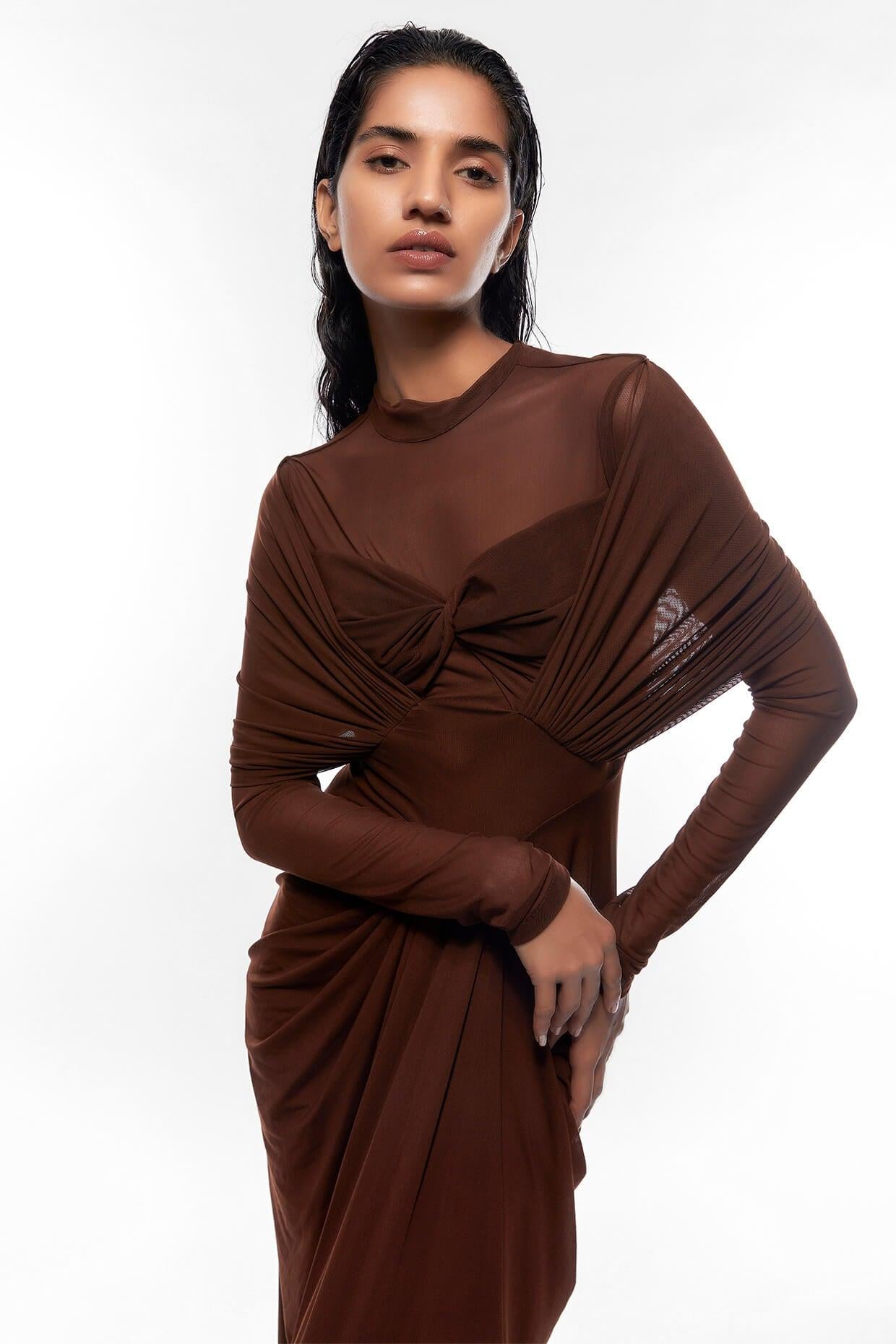 Vestido largo de jersey liso con mangas largas y fruncido 