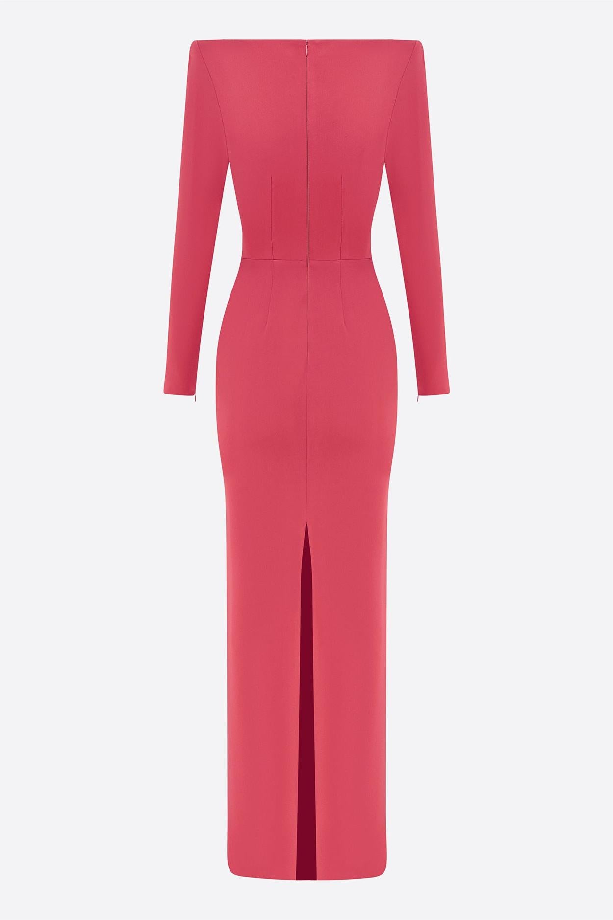 Vestido largo de satén con cuello cuadrado y manga larga 