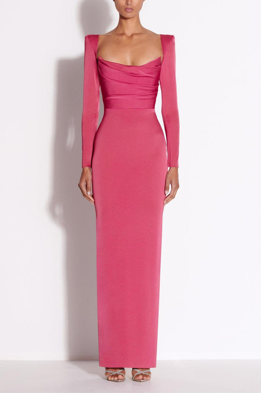 Vestido largo de satén con cuello cuadrado y manga larga 