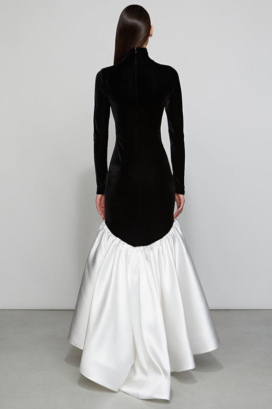 Vestido largo con empalme de terciopelo satinado 