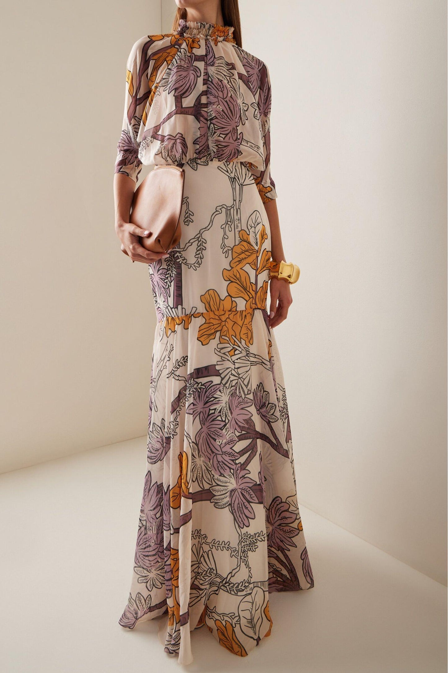 Vestido largo de gasa con volantes y estampado botánico 