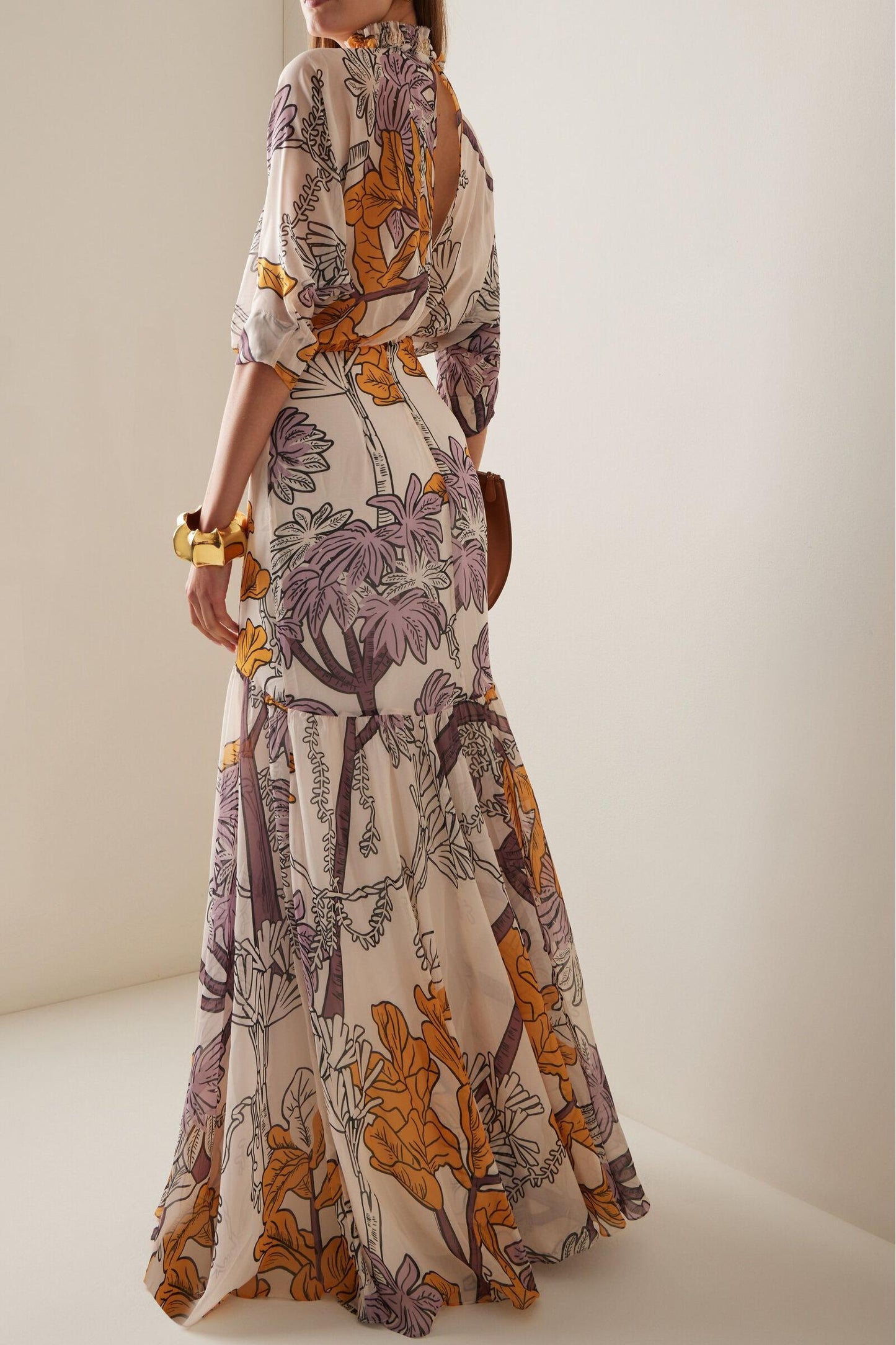 Vestido largo de gasa con volantes y estampado botánico 