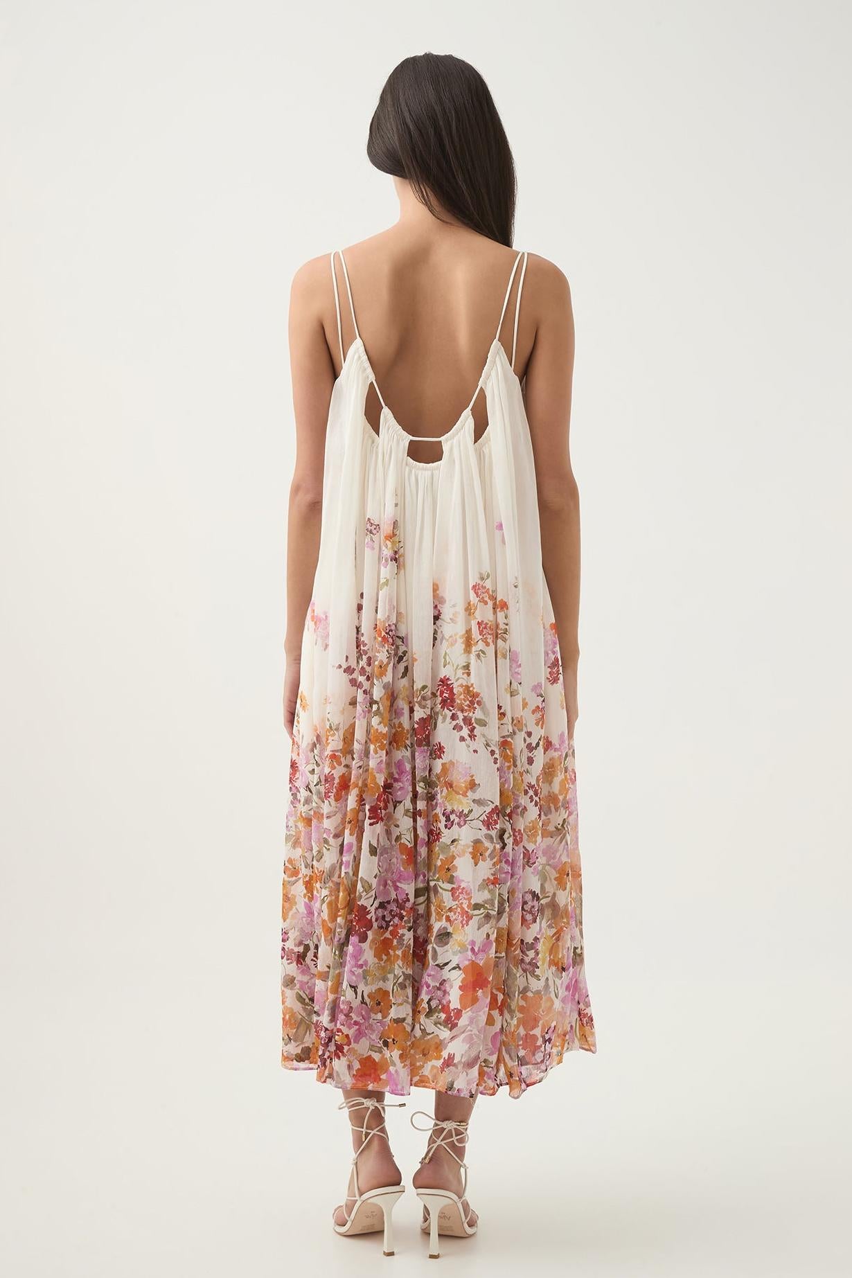 Vestido midi lencero sin mangas con estampado floral 