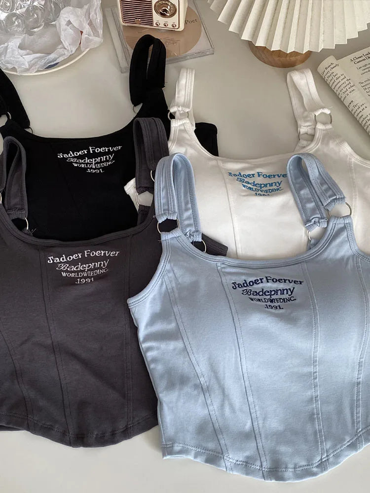 Camisetas sin mangas con letras bordadas y relleno para mujer, camisolas casuales Y2K, tops cortos para mujer, camisetas sin mangas con anilla de hierro y cinturón para el hombro