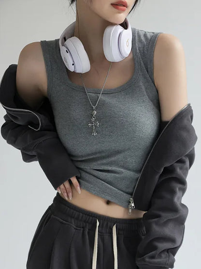 Camisola básica de verano con cuello en U y canalé para mujer.