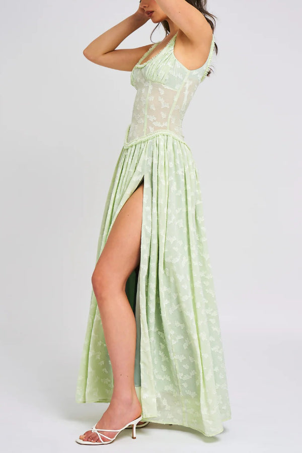 Vestido largo Ulissa verde claro con escote cuadrado, textura jacquard y abertura alta