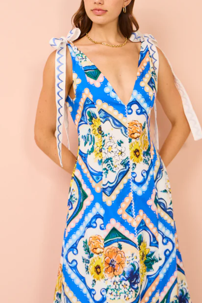 Vestido largo con lazo en los hombros con estampado floral azul celeste