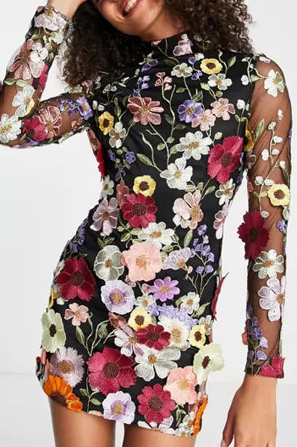 Minivestido de manga larga sin espalda con apliques florales elegantemente encantados 