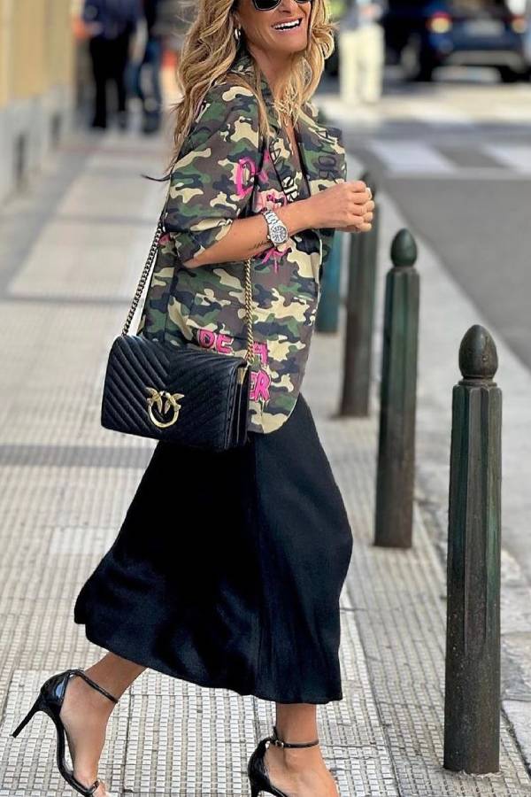 Chaqueta de camuflaje con forma de corazón 