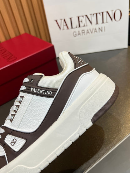 VT 25S Couple Sneakers White Chocolate Calfskin 563115